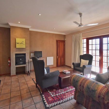 The Clarens Place Bagian luar foto