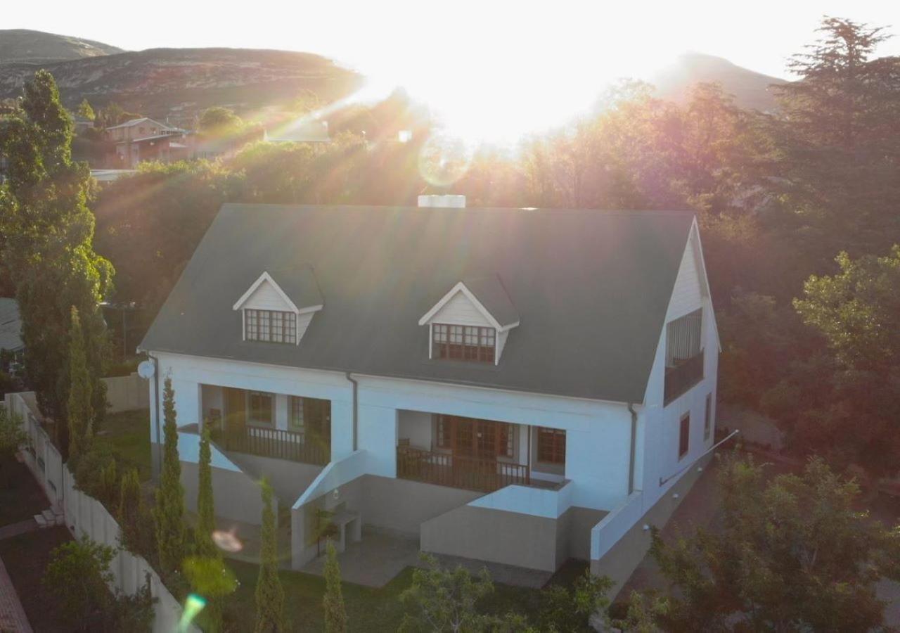 The Clarens Place Bagian luar foto