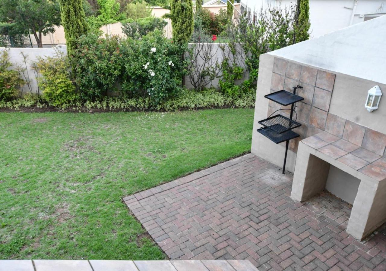 The Clarens Place Bagian luar foto
